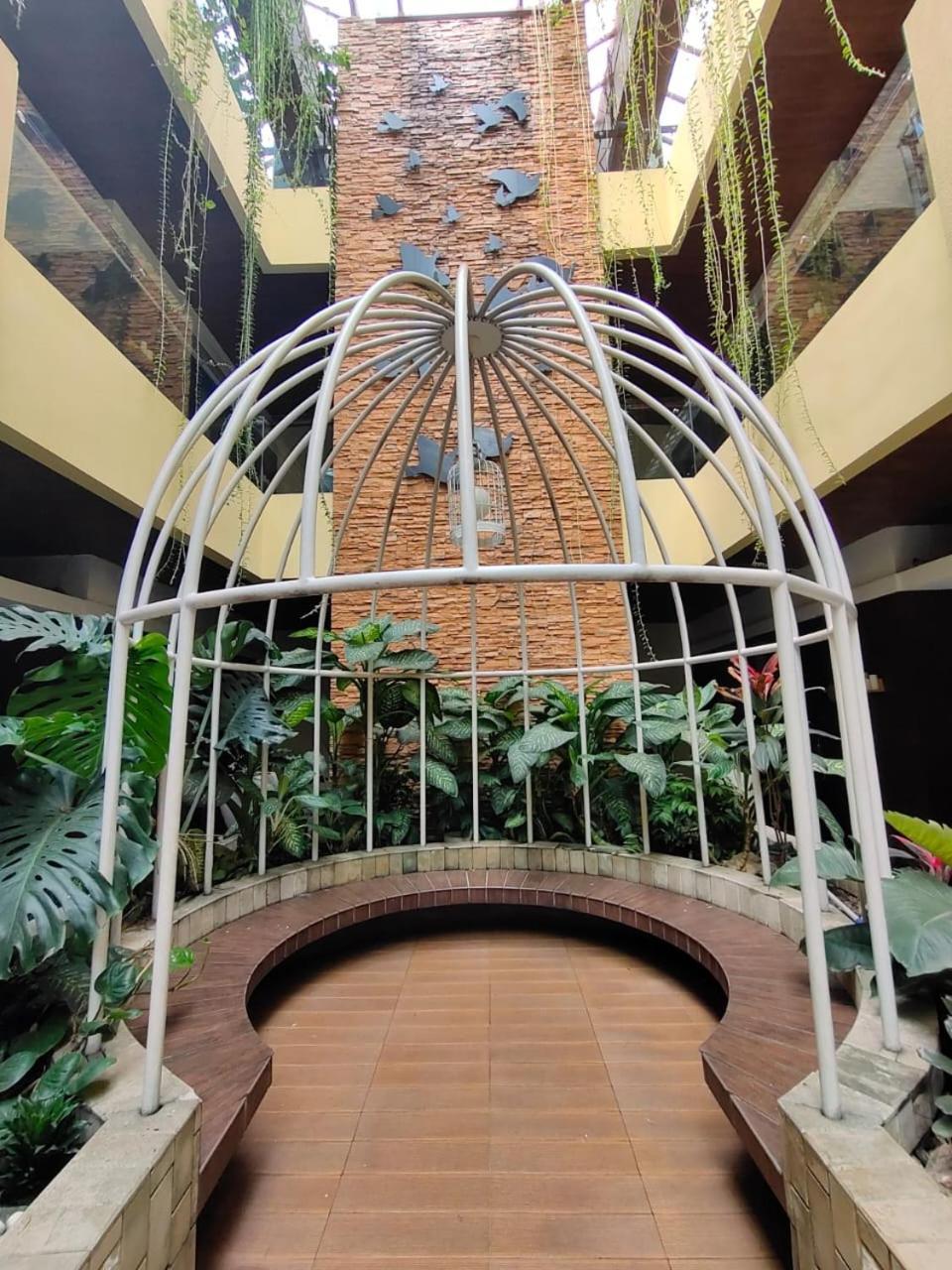 Sweet Garden Guest House Malang Exterior photo