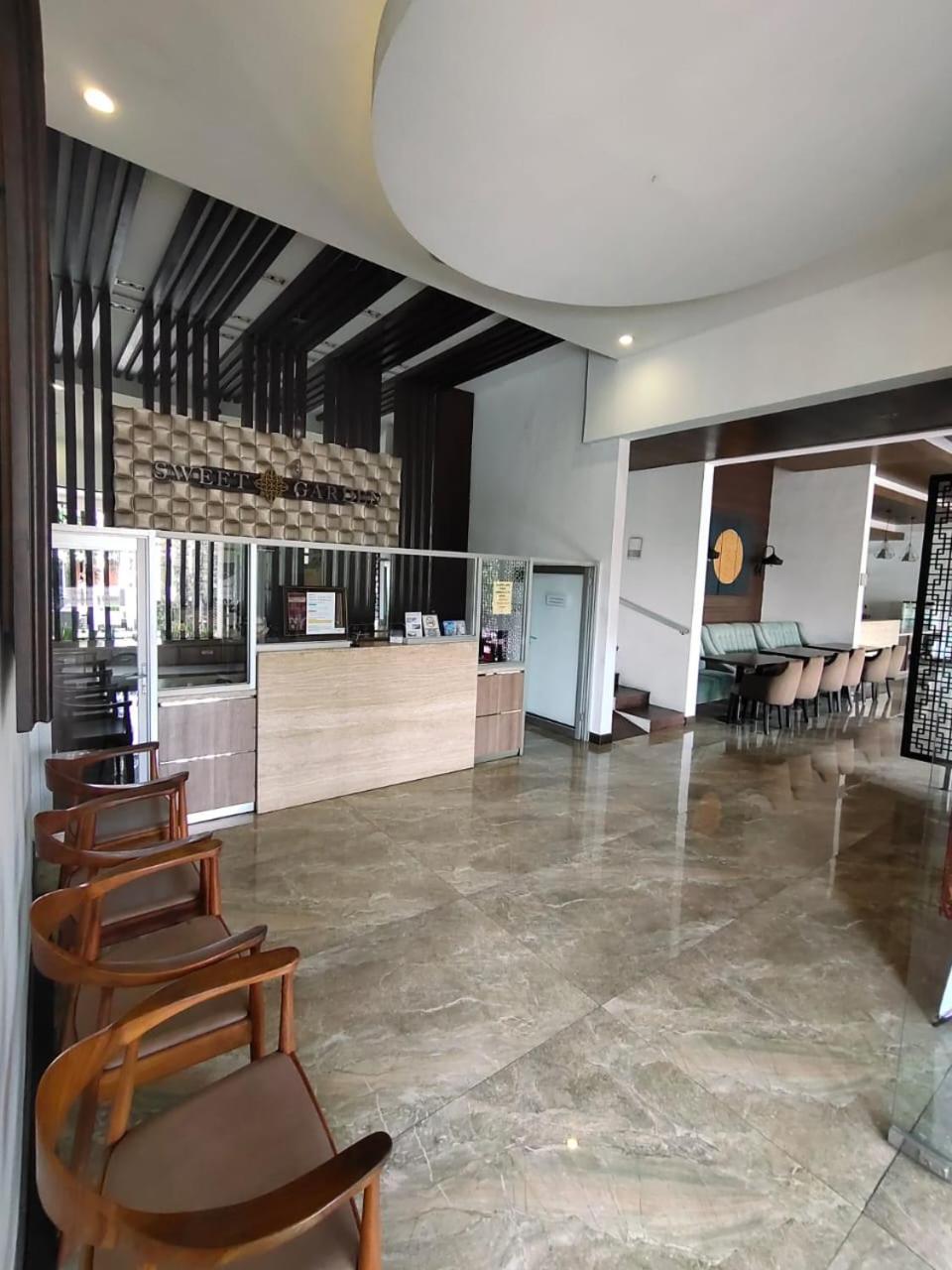 Sweet Garden Guest House Malang Exterior photo
